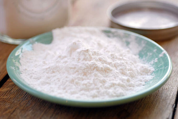 shallow bowl of arrowroot powder